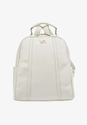 Witte leren rugzak met gouden rits en logo, bovenhandvat, twee verstelbare schouderriemen en zijzakken.