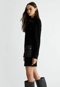 LIU JO Vabalt langev kleit - black