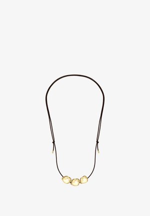Zwarte koordketting met drie ongelijk gevormde gouden kralen gelijkmatig verdeeld in het midden, verstelbare knopen bij de uiteinden.