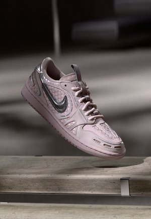 AIR JORDAN 1 - Sneakers basse - particle rose/enigma stone/barely rose/metallic silver-coloured