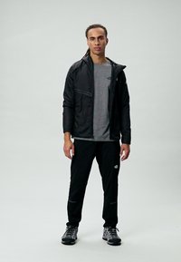 The North Face MOUNTAIN ATHLETICS HYBRID JACKET - Āra jaka - black