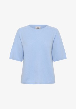 Hellblauer Pullover mit kurzen Ärmeln aus weichem Strickmaterial, mit rundem Ausschnitt und gerippten Säumen. Einfaches Design ohne Muster.