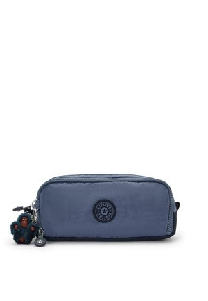 Rechteckiges blaues Kipling Federmäppchen mit schwarzem rundem Logo und kleinem blauem Affen-Schlüsselanhänger am Reißverschluss.