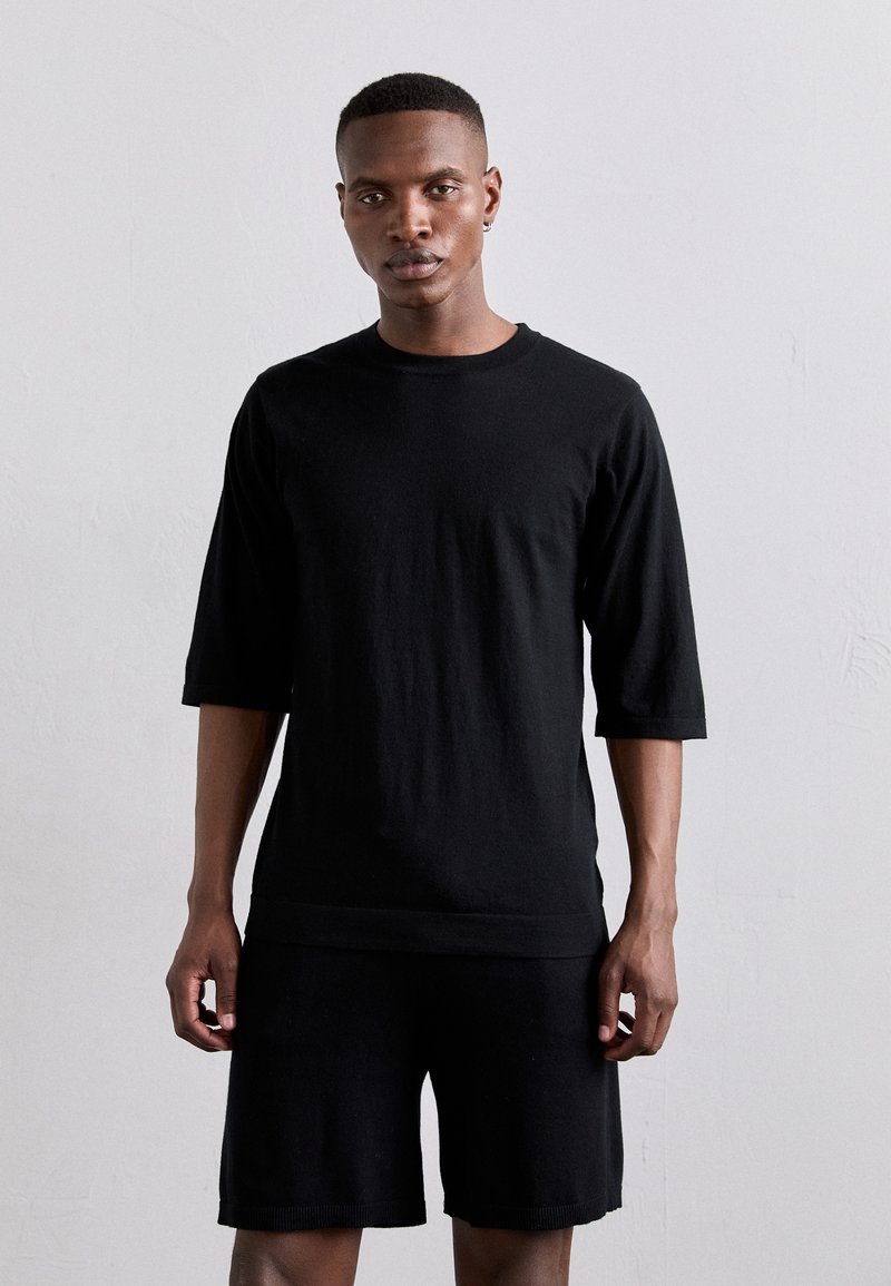 KNITID CREW NECK TEE - Pamata T-krekls - sleek black
