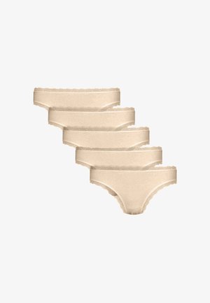 Cinque paia di panties beige con pizzo, realizzati in un tessuto morbido e con un design a vita bassa, caratterizzati da una sottile texture e bordi ondulati.