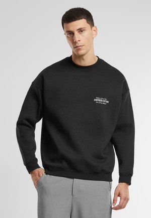 HEALTH AND SPORTS CLUB - Collegepaita - black