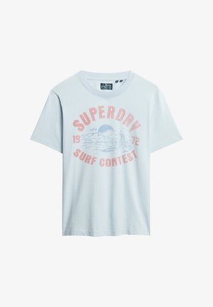 T-shirt en coton bleu clair avec un col rond, des manches courtes, et un graphique représentant "Superdry Surf Contest" en couleurs rose et bleu.