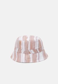 Cappello a secchiello con un motivo marmorizzato in tonalità di rosa chiaro e beige, realizzato in un tessuto morbido, con una visiera larga e flessibile.