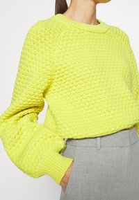 Selected Femme Strickpullover - yellow
