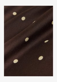 Nevybrané, chocolate brown cream polka dot