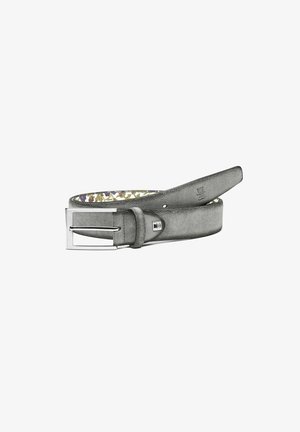Gürtel aus grauem Leder mit glatter Textur, ausgestattet mit einer silbernen Metallschnalle und einem bunten, gemusterten Innenfutter. Verstellbare Länge und zugespitztes Ende.