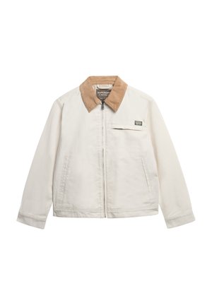 Giacca bianca in cotone con colletto in corduroy marrone, chiusura frontale con zip e tasca sul petto. Presenta maniche lunghe e una vestibilità rilassata.