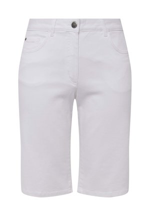 Weiße Denim-Shorts mit geradem Schnitt, ausgestattet mit einem Knopfverschluss, fünf Taschen und sauberer Naht. Glatte Textur und einfaches Design.