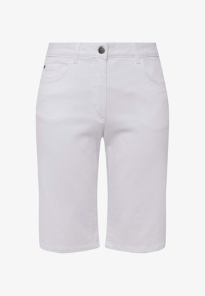 Shorts de mezclilla blanca con un corte recto, que cuentan con cierre de botón, cinco bolsillos y costuras limpias. Textura suave y diseño simple.