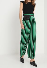 mint&berry Triko s potiskem - black