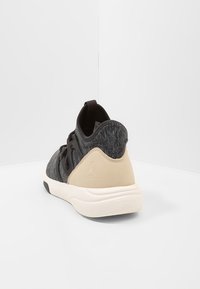 Reebok Sportovní boty - grey