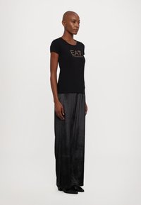 EA7 Emporio Armani Triko s potiskem - black