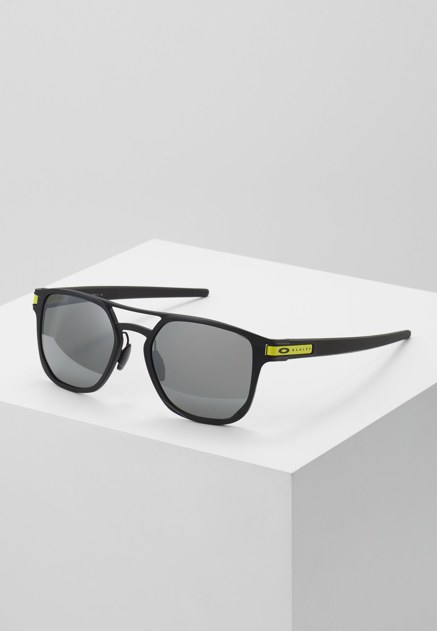 oakley solbriller latch