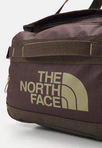 The North Face BASE CAMP VOYAGER DUFFEL 42L UNISEX - Kelioninis krepšys - smokey brown/khaki stone