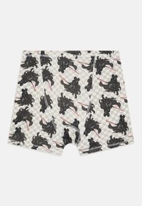 Boxers en tissu léger avec un motif en damier gris, ornés de figures noires et de sabres laser rouges dans tout le design.
