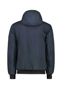 Marineblauwe pufferjack met capuchon, elastische manchetten en een tailleband. Gemaakt van glad, lichtgewicht materiaal. Minimalistisch ontwerp, naadloze achterkant.