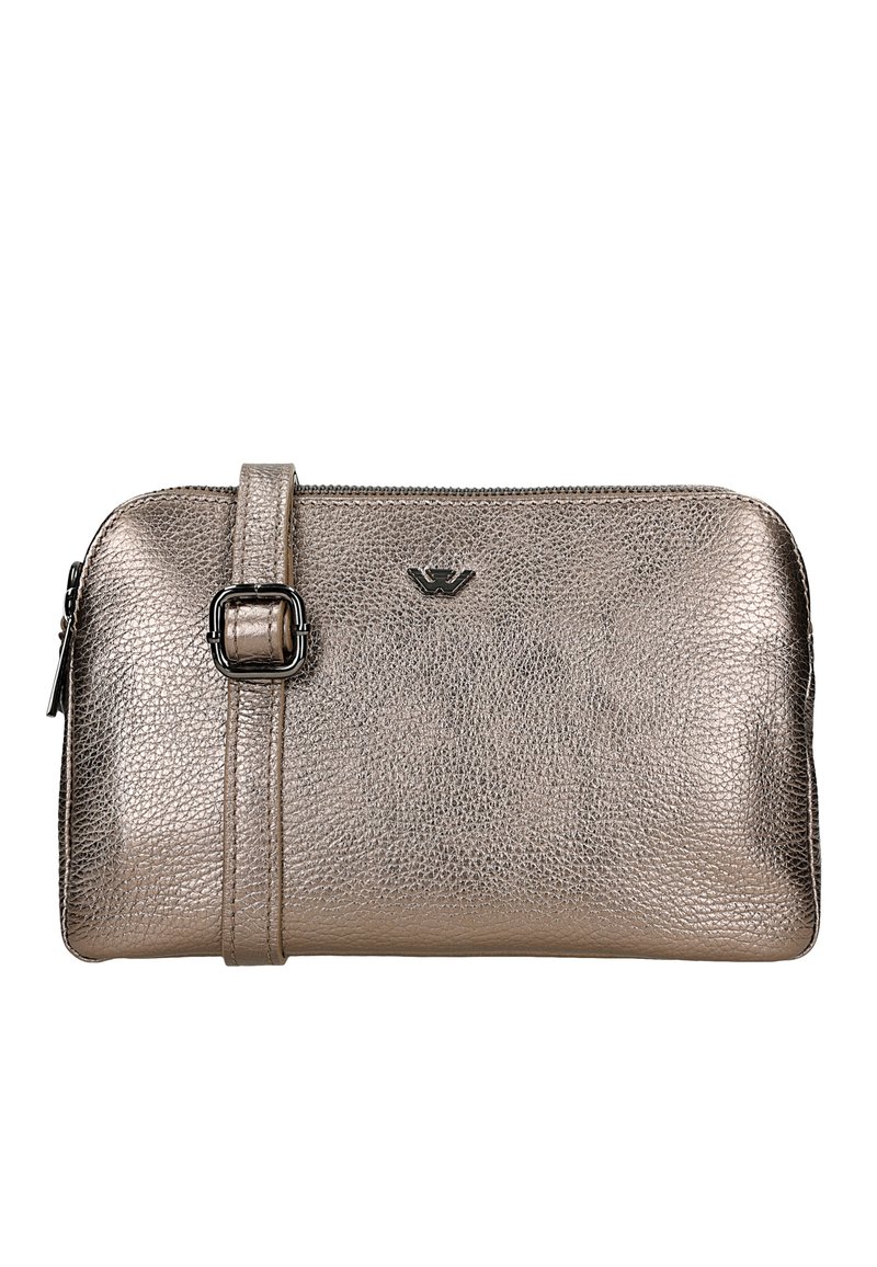 Borsa a mano in pelle bronzo metallizzato con superficie strutturata, chiusura con zip e tracolla con dettaglio di fibbia quadrata.