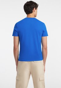 Guess Jeans OUTLINE-LOGO - Marškinėliai su spaudiniu - blau