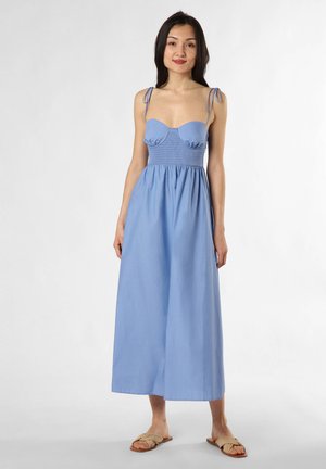 Himmelblaues, ärmelloses Maxikleid mit Spaghettiträgern, tailliertem Oberteil, geraffter Taille und fließendem Rock. Glattes Baumwollgewebe.