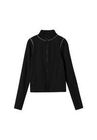 Mustan vetoketjuga jaki, millel on pikad varrukad, kõrge krae, lamedad õmblused ja küljetaskud. Valmistatud siledast, paindlikust materjalist.