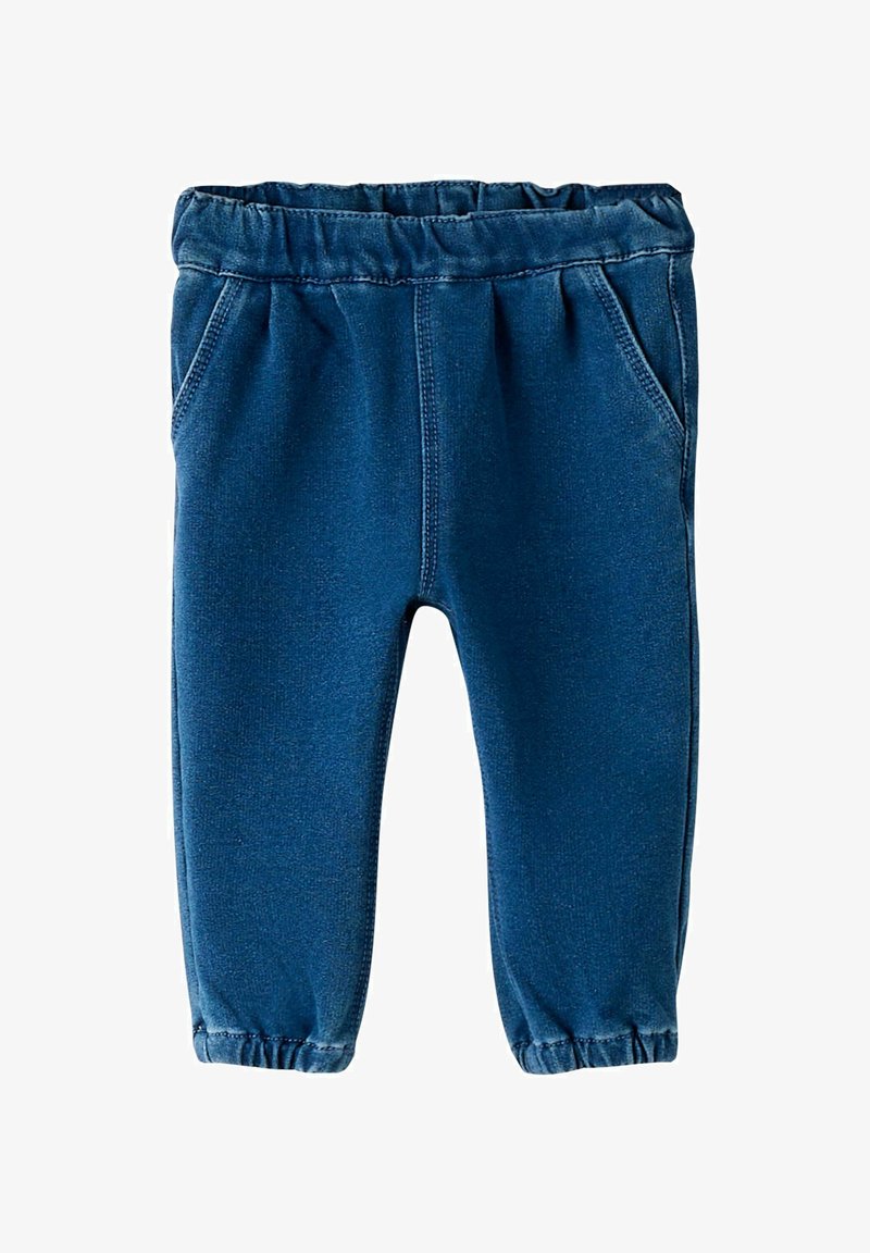 Plave traperice s elastičnom strukom, dva bočna džepa i nabranim manžetama na gležnjevima. Glatka textura i jednostavan dizajn.