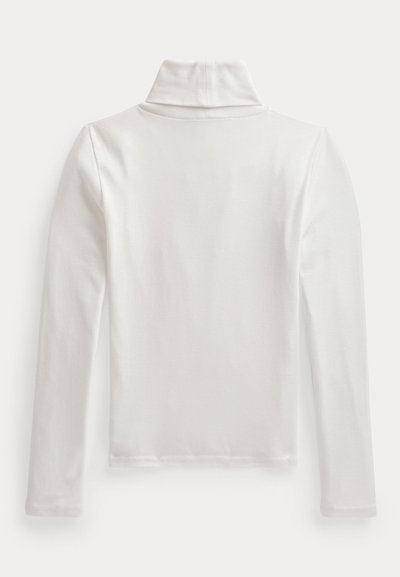 Camiseta blanca de manga larga con cuello alto, colocada en posición horizontal, vista desde atrás, con una textura suave y un diseño sencillo.