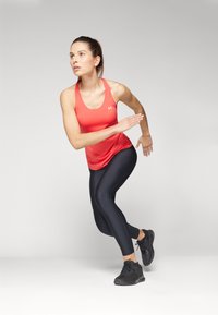 Under Armour RACER TANK - Topper - red solstice/white