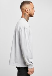 Urban Classics PIGMENT DYED POCKET LONGSLEEVE - Topper langermet - lightasphalt