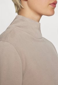 Yogasearcher BOTHI - Sweatshirt - cacao