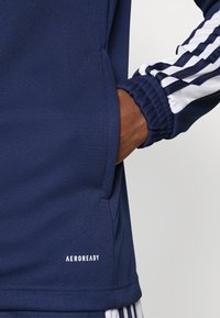 Thumbnail Image 7