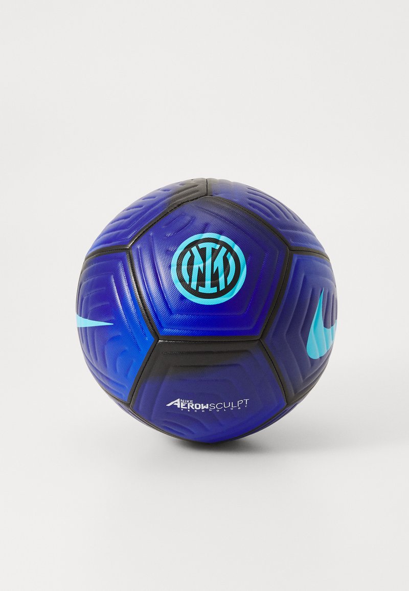Blå sekskantet fodbold med sorte accenter, som har et logo og teksten "Nike Aerowsculpt". Tekstureret overflade for bedre greb og kontrol.