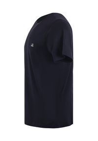 T-shirt in cotone blu navy con maniche corte, scollatura rotonda e un piccolo logo sul petto. Tessuto liscio, vestibilità standard.