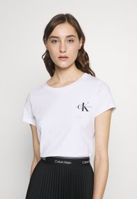 Calvin Klein Jeans MONOLOGO SLIM TEE 2 PACK - T-shirt básica - bright white