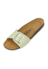 Sandale vert clair avec un dessus synthétique texturé, une boucle en métal argenté et une semelle intérieure rembourrée marron. Dotée d'une semelle en liège avec traction.