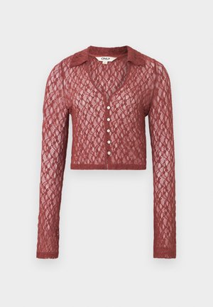 Cárdigan de encaje en rojo profundo, de corte corto, con mangas largas, escote en forma de V, cierre de botones, detallado con un patrón texturizado.