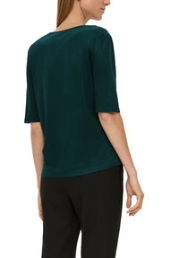 s.Oliver BLACK LABEL FLIESSENDER QUALITÄT ciemnozielony