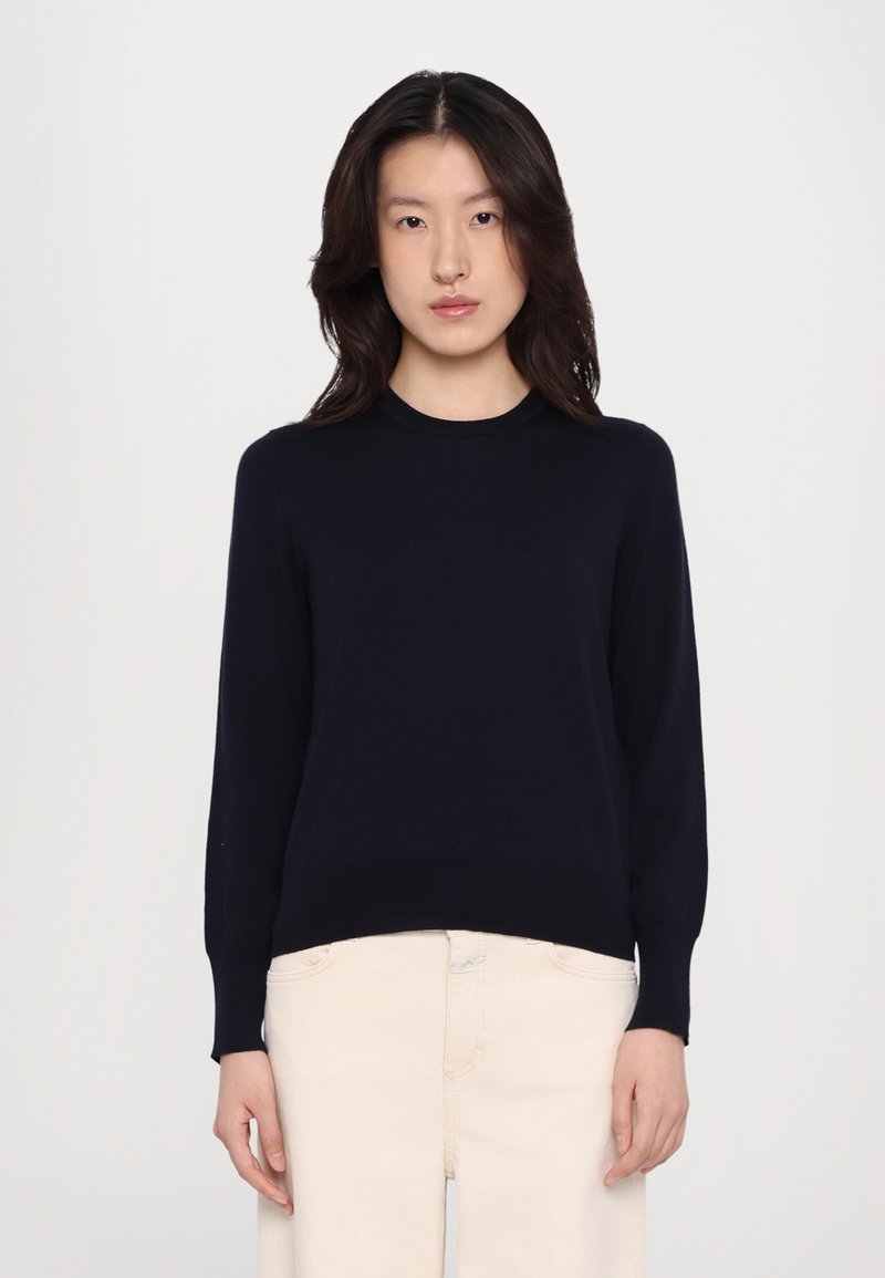 Filippa K - R NECK SWEATER - Strikkegenser - navy, Forstørre