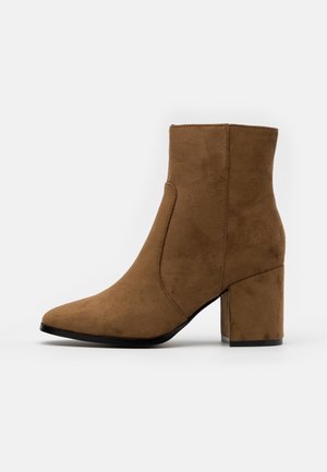 Stivaletti - brown