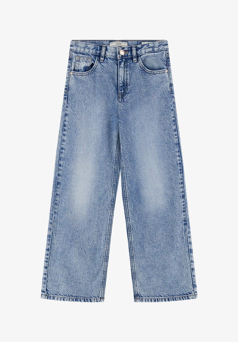 Vaaleansiniset väljät farkut, joissa on haalistunut rakenne, viisi taskua ja nappikiinnitys vyötäröllä. Saumojen varrella ompelut yksityiskohdat.