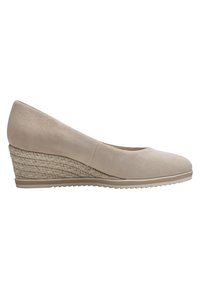 Chaussure compensée en daim beige avec bout rond fermé, détails en corde tressée sur le talon compensé et semelle en caoutchouc.