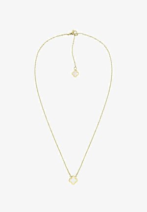 Delikatny złoty naszyjnik z dwoma małymi zawieszkami z masy perłowej w kształcie czterolistnej koniczyny, jedna na środku, druga blisko zapięcia.