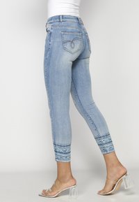 Koroshi Vaqueros pitillo - azul cl light blue