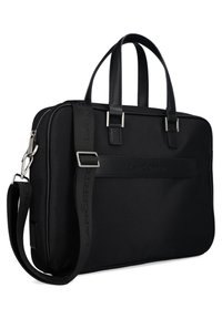 Czarna torba na laptopa wykonana z wytrzymałego materiału z skórzanymi akcentami, z dwiema rączkami, odpinanym paskiem na ramię i zamkiem błyskawicznym.