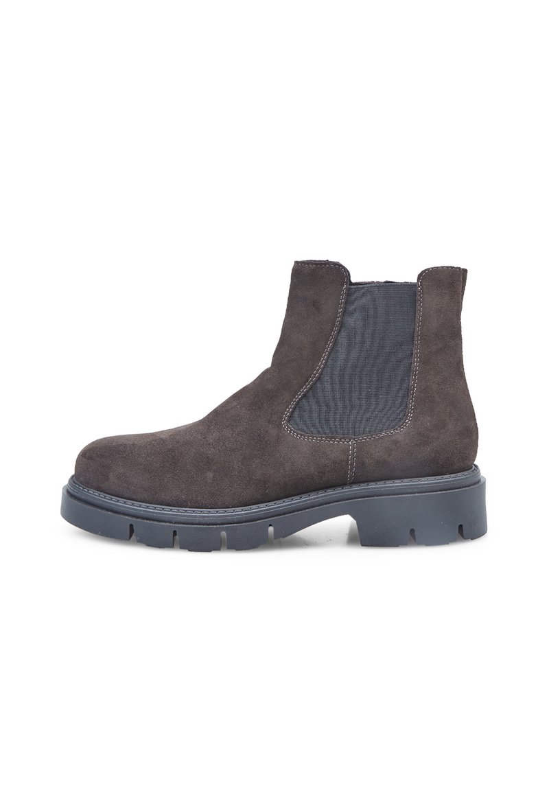 Botină de gleznă din suede gri închis, cu panouri laterale elastice, o talpă groasă din cauciuc și detalii de cusătură în contrast. Textură netedă și design cu vârf rotund.