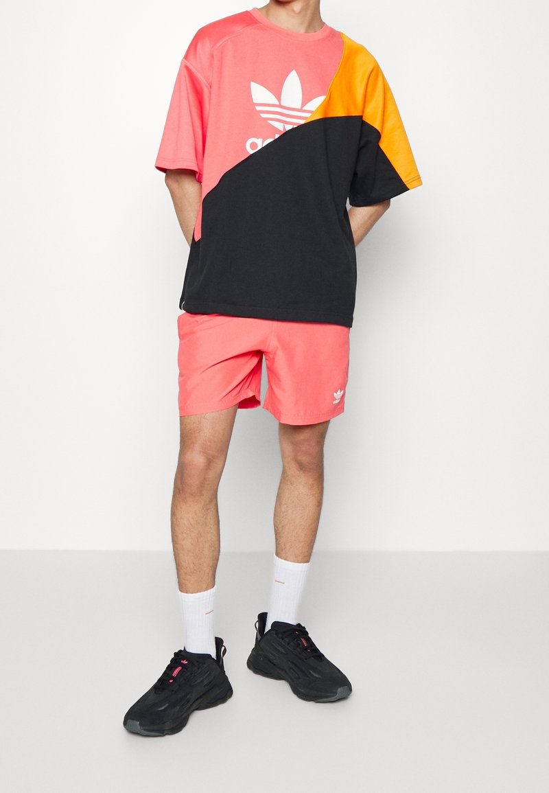 adidas Originals Triko s potiskem - black